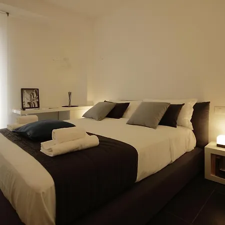 Gasthuis Dimoras House 2*
